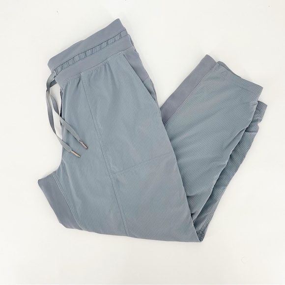 Lululemon Chambray Dance Studio Crop *25" - Picture 1 of 8